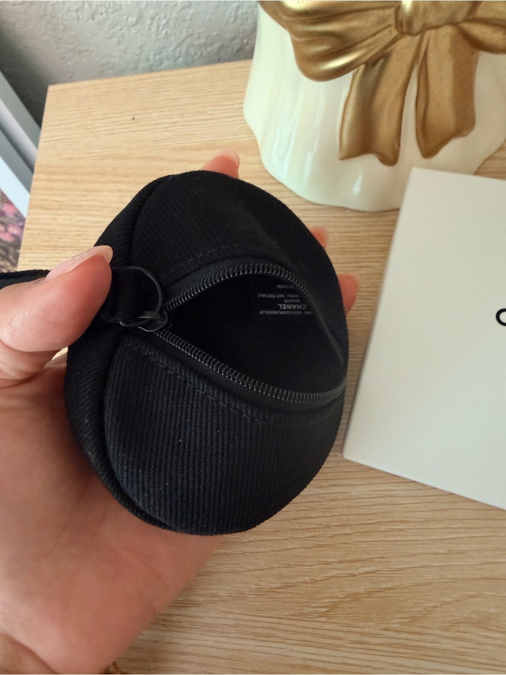 CHANEL Beaute Black Round Zip Pouch - Picture 3 of 6